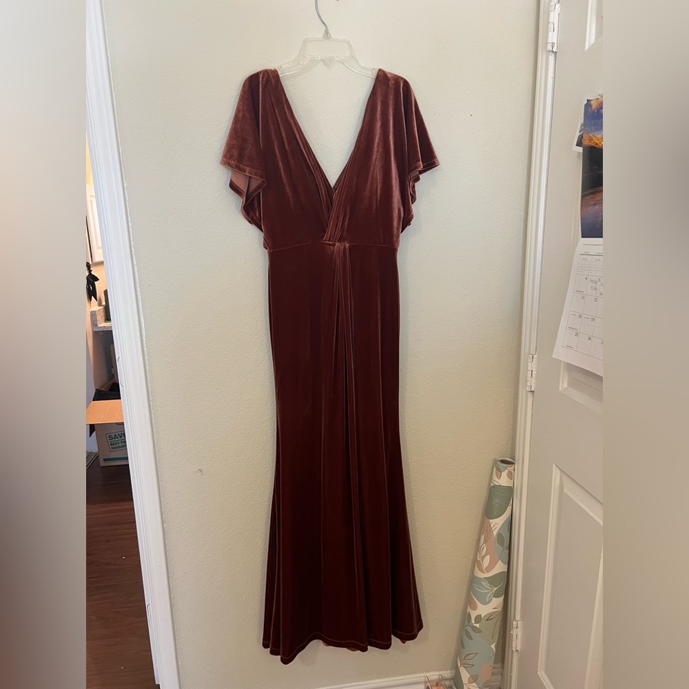 Revelry Size 6 Velvet dress. Color: terrocotta